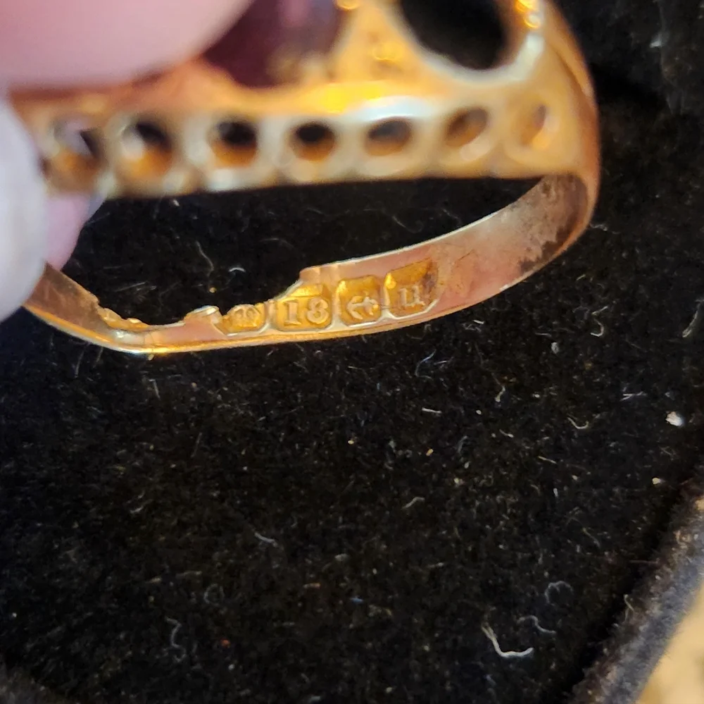 Elegant Gold and Purple Gemstone 18k Ring (Missing A Stone)